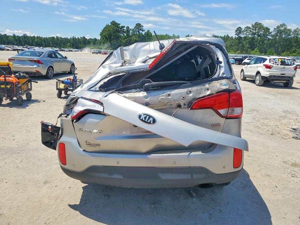 2015 Kia Sorento მანქანა იყიდება აუქციონზე, vin: 5XYKT3A6XFG645178, აუქციონის ნომერი: 58441826