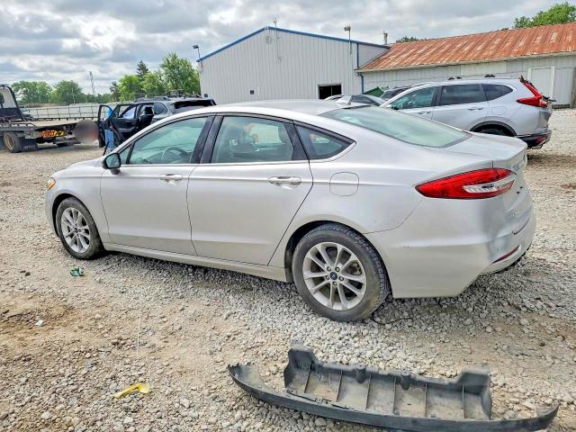 56494906 :رقم المزاد ، 3FA6P0HD5KR272565 vin ، 2019 Ford Fusion مزاد بيع