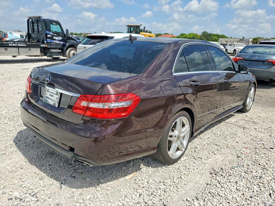 57144606 :رقم المزاد ، WDDHF5GB4BA498681 vin ، 2011 Mercedes-benz E مزاد بيع