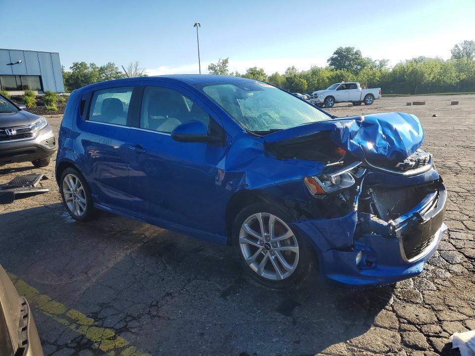 56864146 :رقم المزاد ، 1G1JD6SH1J4102747 vin ، 2018 Chevrolet Sonic مزاد بيع