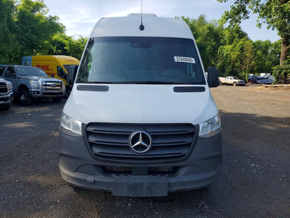 57048946 :رقم المزاد ، W1Y4NDHY3RP725788 vin ، 2024 Mercedes-benz Sprinter مزاد بيع
