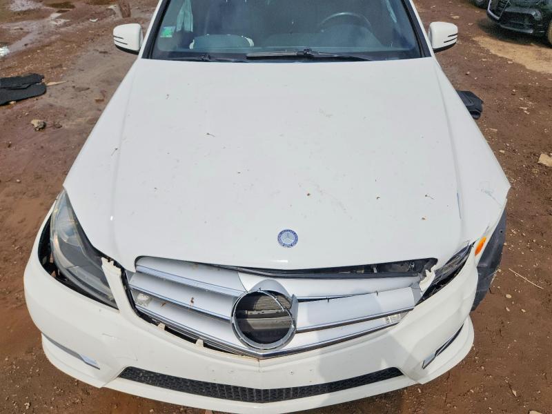 2013 Mercedes-benz C მანქანა იყიდება აუქციონზე, vin: WDDGF8ABXDR273403, აუქციონის ნომერი: 56789006