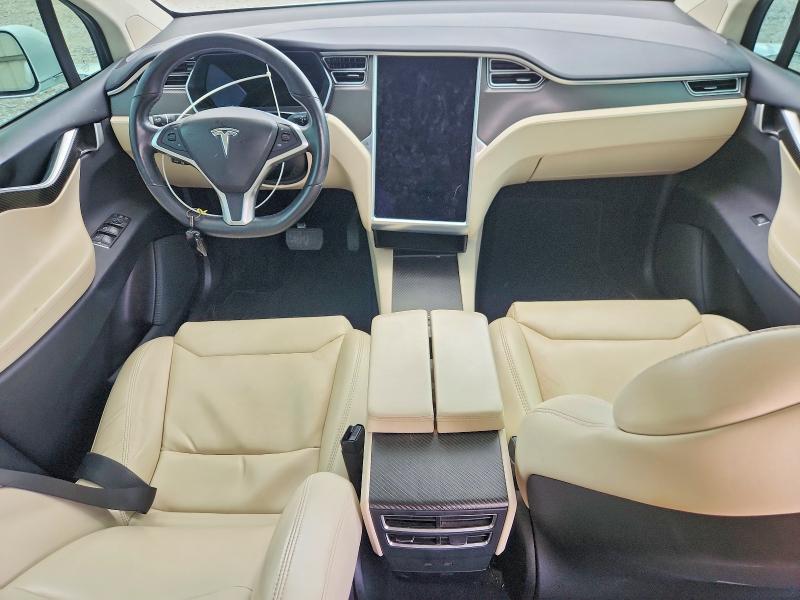 Продаж на аукціоні авто 2017 Tesla Model X, vin: 5YJXCBE20HF077010, номер лоту: 56865366