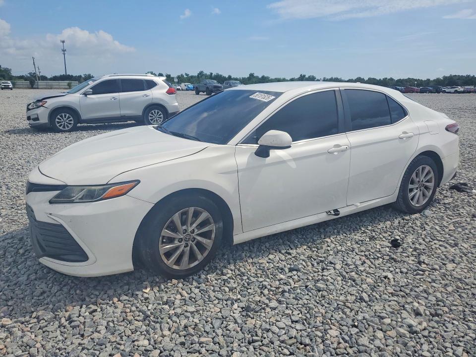 Auction sale of the 2022 Toyota Camry, vin: 4T1C11AK0NU637756, lot number: 58181826