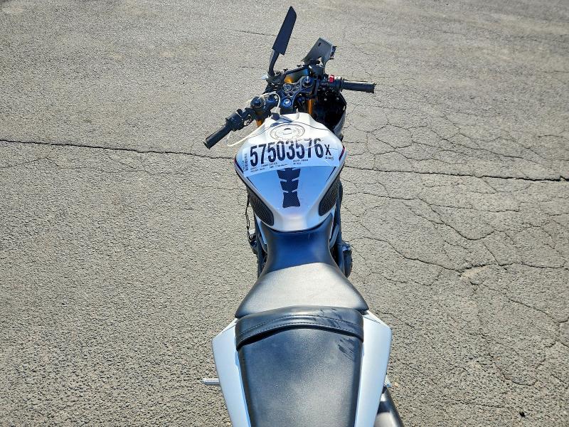 57503576 :رقم المزاد ، MH3RH18Y4LK004692 vin ، 2020 Yamaha Yzf R3 مزاد بيع
