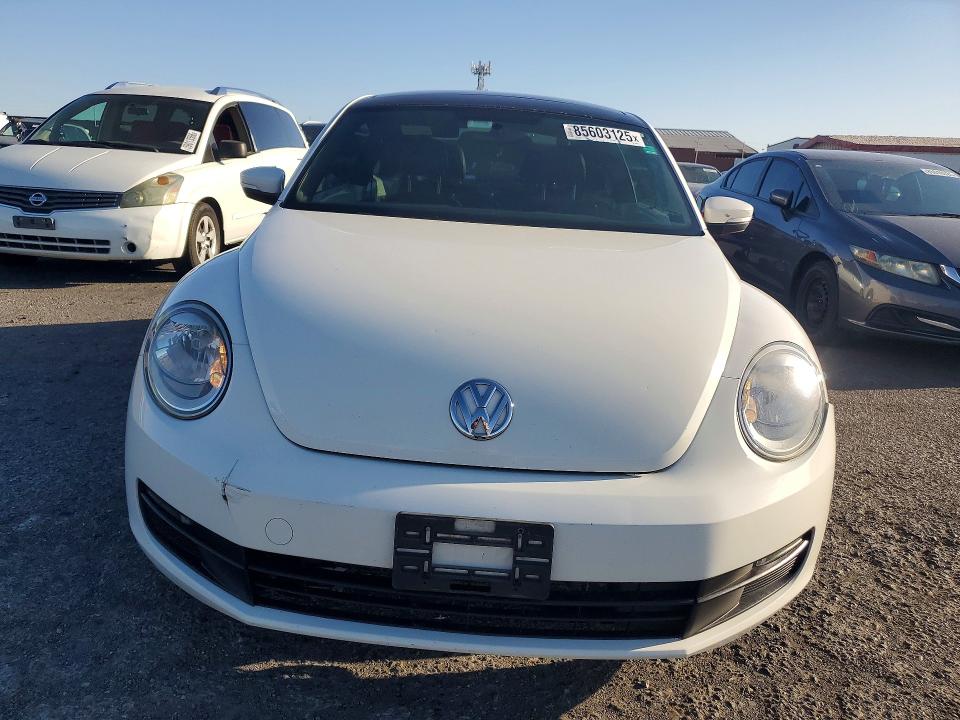 85603125 :رقم المزاد ، 3VWJP7ATXCM610424 vin ، 2012 Volkswagen Beetle مزاد بيع