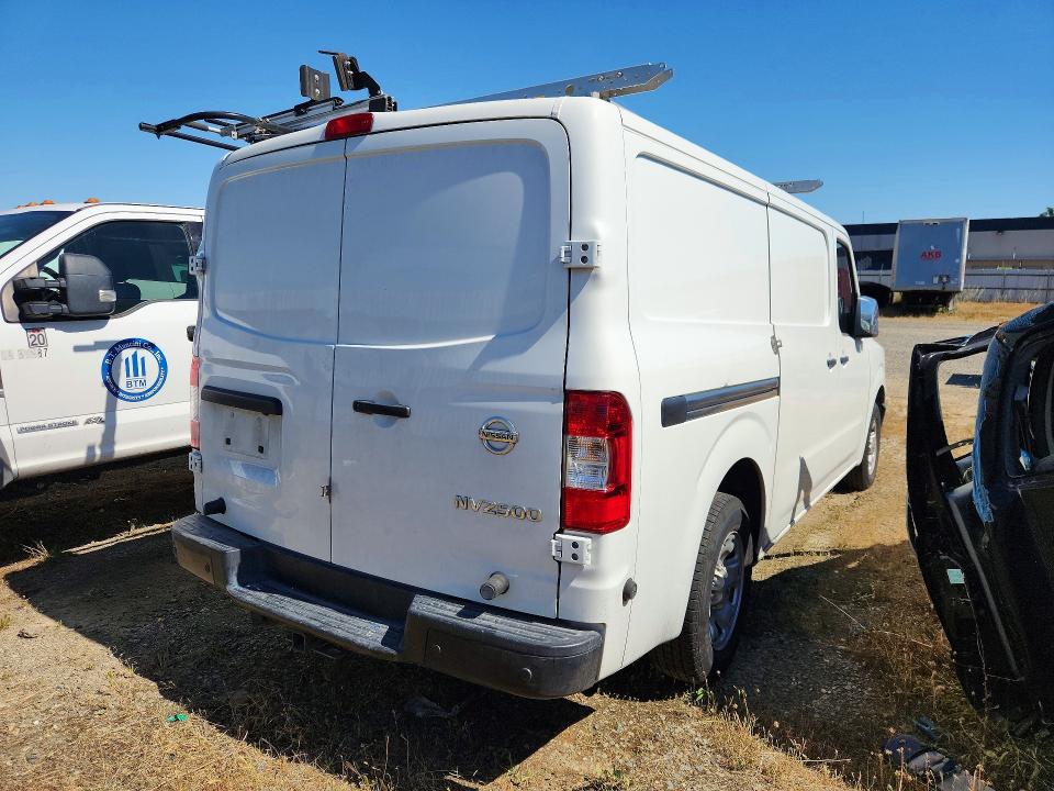 53049916 :رقم المزاد ، 1N6AF0KY7MN803772 vin ، 2021 Nissan Nv مزاد بيع