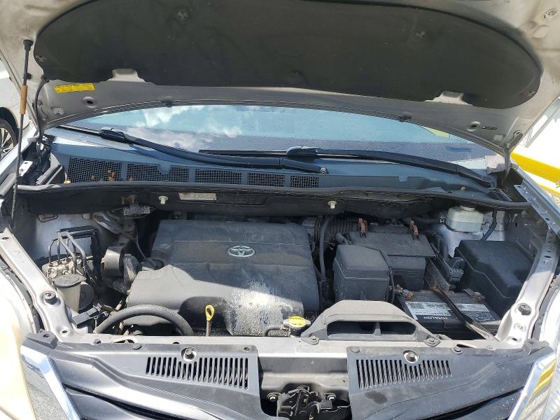 57083406 :رقم المزاد ، 5TDKK3DC2CS179846 vin ، 2012 Toyota Sienna مزاد بيع