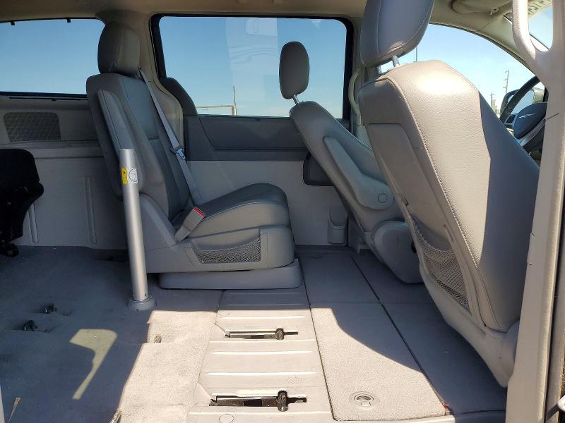 57412496 :رقم المزاد ، 2A4RR5DX1AR153151 vin ، 2010 Chrysler Town & Country مزاد بيع