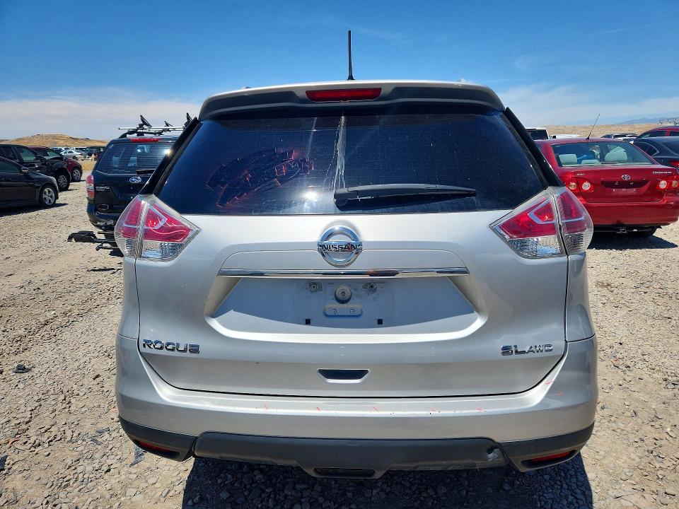 2015 Nissan Rogue მანქანა იყიდება აუქციონზე, vin: 5N1AT2MV0FC902678, აუქციონის ნომერი: 55629536