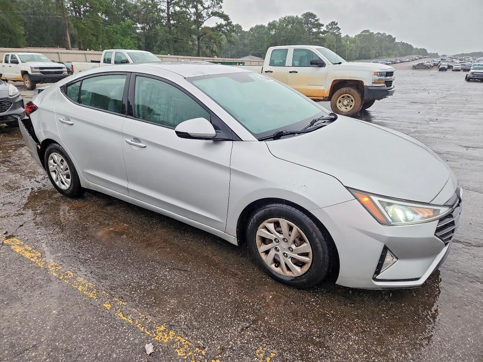 57739456 :رقم المزاد ، 5NPD74LF0KH470104 vin ، 2019 Hyundai Elantra مزاد بيع