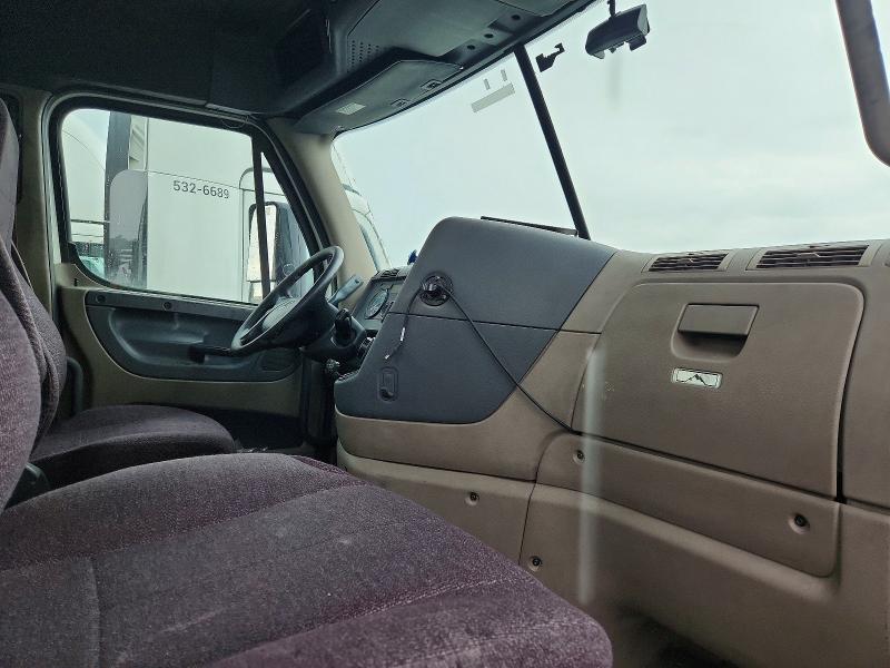 Продаж на аукціоні авто 2017 Freightliner Cascadia 113, vin: 3AKBGADV0HSJD0668, номер лоту: 54438276
