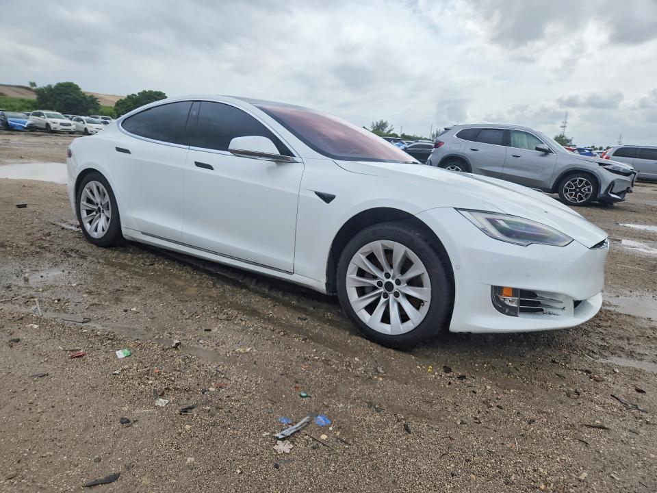 54183326 :رقم المزاد ، 5YJSA1E2XLF367273 vin ، 2020 Tesla Model S مزاد بيع