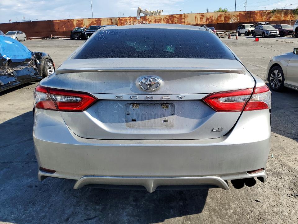 2018 Toyota Camry მანქანა იყიდება აუქციონზე, vin: 4T1B11HK7JU007406, აუქციონის ნომერი: 58419426