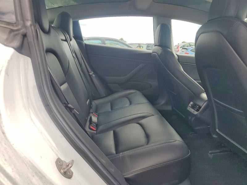 58806506 :رقم المزاد ، 5YJ3E1EA0JF108756 vin ، 2018 Tesla Model 3 مزاد بيع