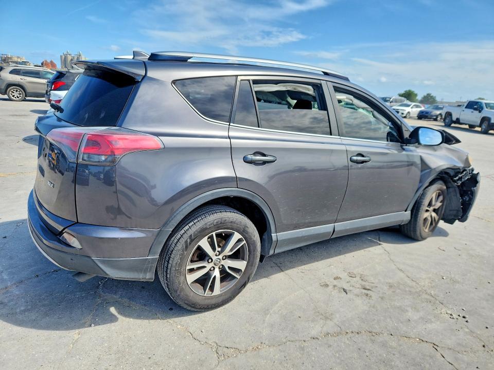 Продаж на аукціоні авто 2017 Toyota Rav4, vin: JTMWFREV9HJ105773, номер лоту: 56041416