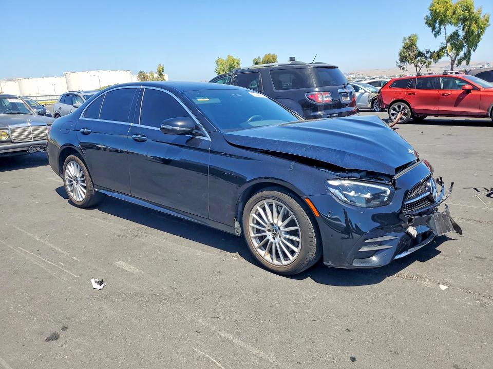 59232836 :رقم المزاد ، W1KZF8DB7NB052422 vin ، 2022 Mercedes-benz E مزاد بيع