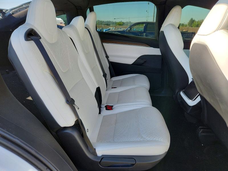 58072496 :رقم المزاد ، 7SAXCDE59NF339045 vin ، 2022 Tesla Model X مزاد بيع