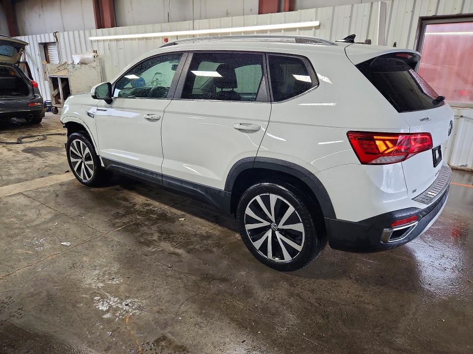 Продаж на аукціоні авто 2022 Volkswagen Taos, vin: 3VVLX7B22NM063221, номер лоту: 56277966