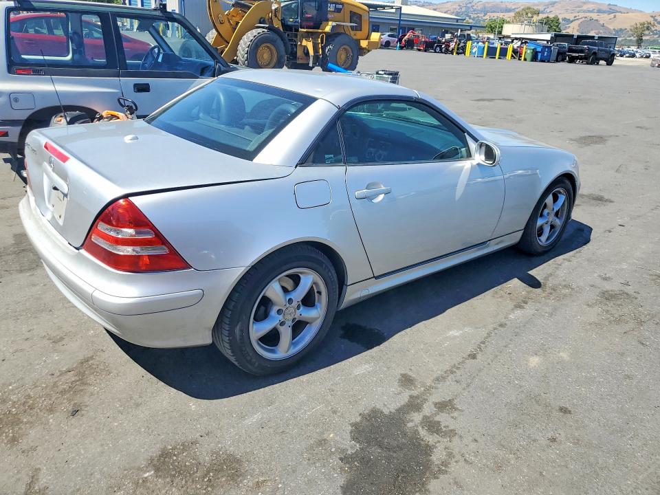 2001 Mercedes-benz Slk მანქანა იყიდება აუქციონზე, vin: WDBKK65FX1F199140, აუქციონის ნომერი: 55931006