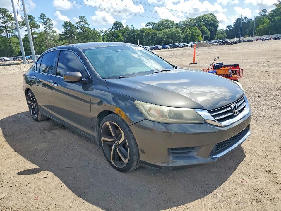 52673096 :رقم المزاد ، 1HGCR2F3XFA039604 vin ، 2015 Honda Accord مزاد بيع