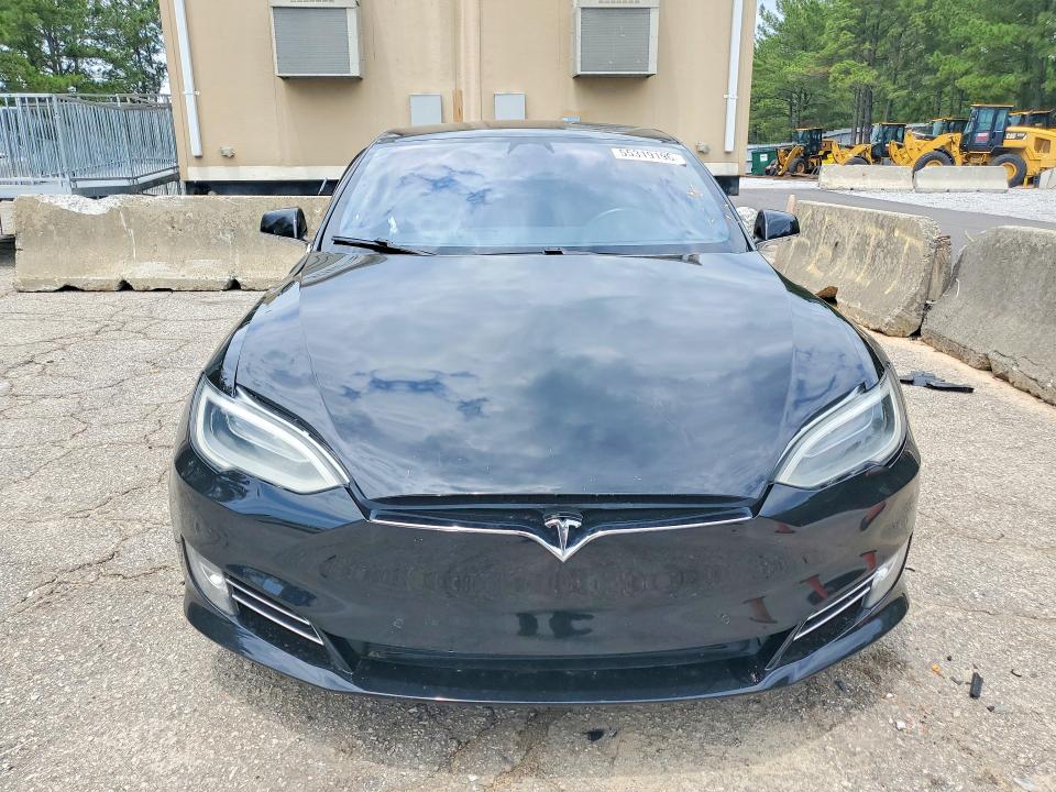 55319196 :رقم المزاد ، 5YJSA1E29JF234243 vin ، 2018 Tesla Model S مزاد بيع