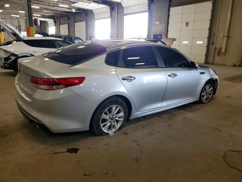 2018 Kia Optima მანქანა იყიდება აუქციონზე, vin: 5XXGT4L32JG248446, აუქციონის ნომერი: 57575146