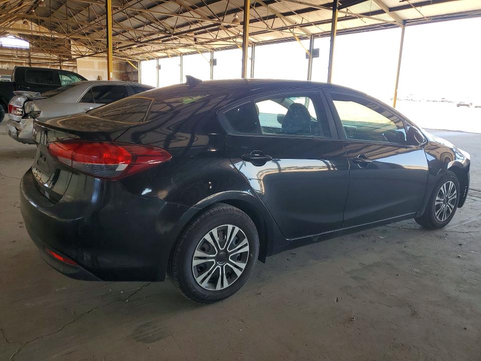 2017 Kia Forte მანქანა იყიდება აუქციონზე, vin: 3KPFK4A70HE084668, აუქციონის ნომერი: 58443206