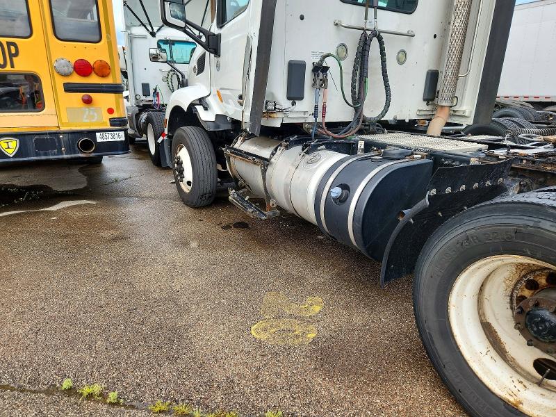 2018 Peterbilt 579 მანქანა იყიდება აუქციონზე, vin: 1XPBA48X5JD477661, აუქციონის ნომერი: 57914046