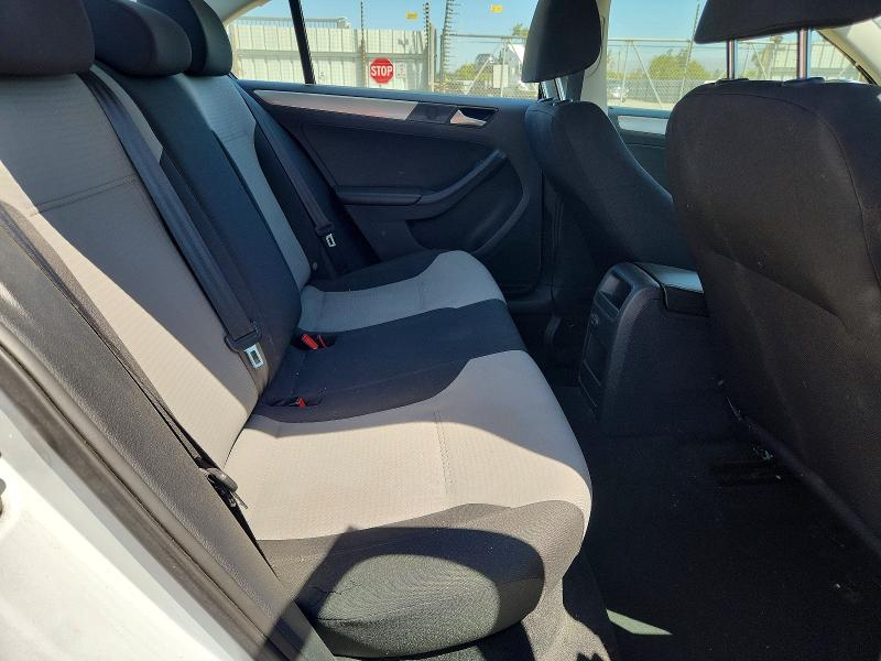 56473126 :رقم المزاد ، 3VW2B7AJ5HM235986 vin ، 2017 Volkswagen Jetta مزاد بيع