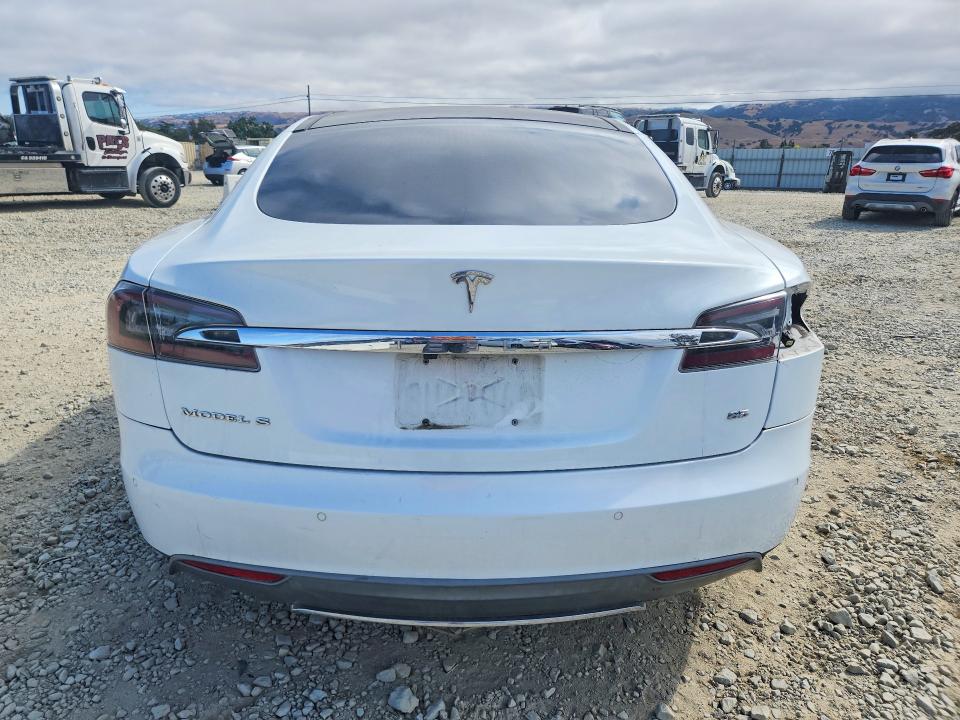 Продажа на аукционе авто 2015 Tesla Model S, vin: 5YJSA1H19FFP73861, номер лота: 56285166