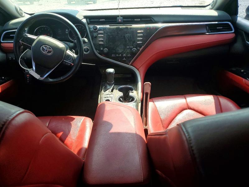 58394116 :رقم المزاد ، 4T1B61HK2JU081351 vin ، 2018 Toyota Camry مزاد بيع
