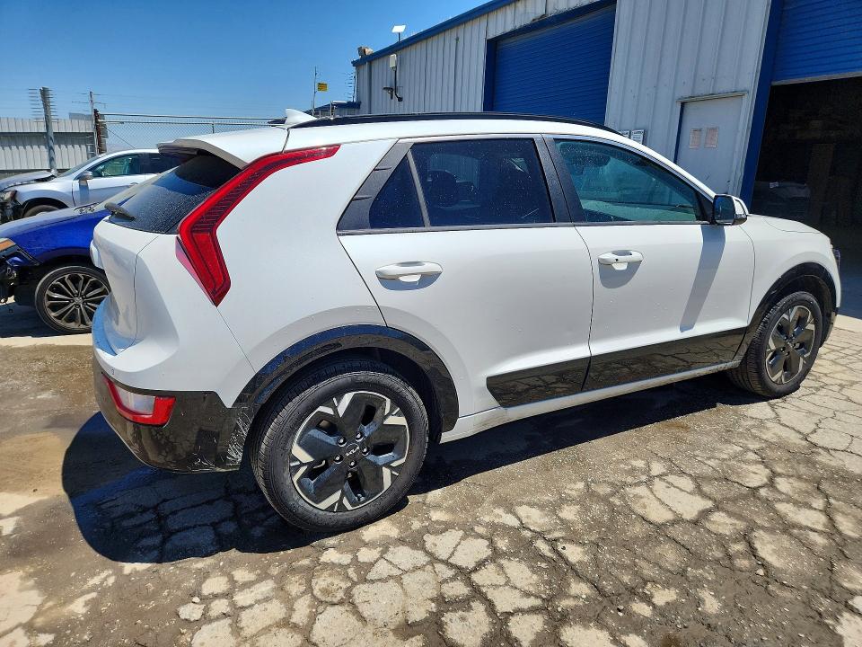 85977005 :رقم المزاد ، KNDCR3L1XR5110644 vin ، 2024 Kia Niro مزاد بيع