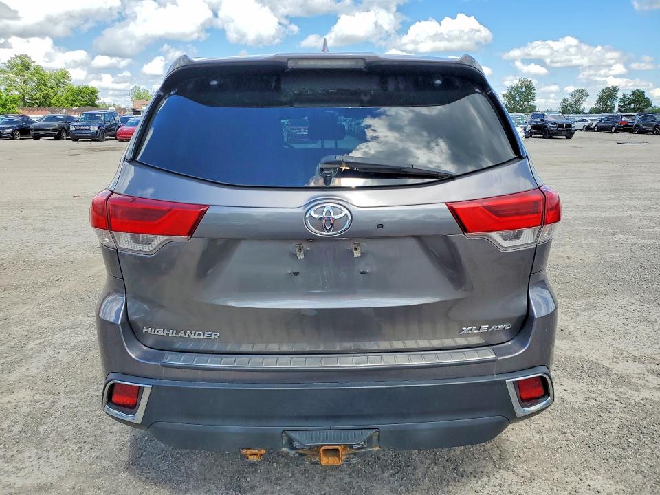 Продажа на аукционе авто 2019 Toyota Highlander, vin: 5TDJZRFH7KS592721, номер лота: 57809086