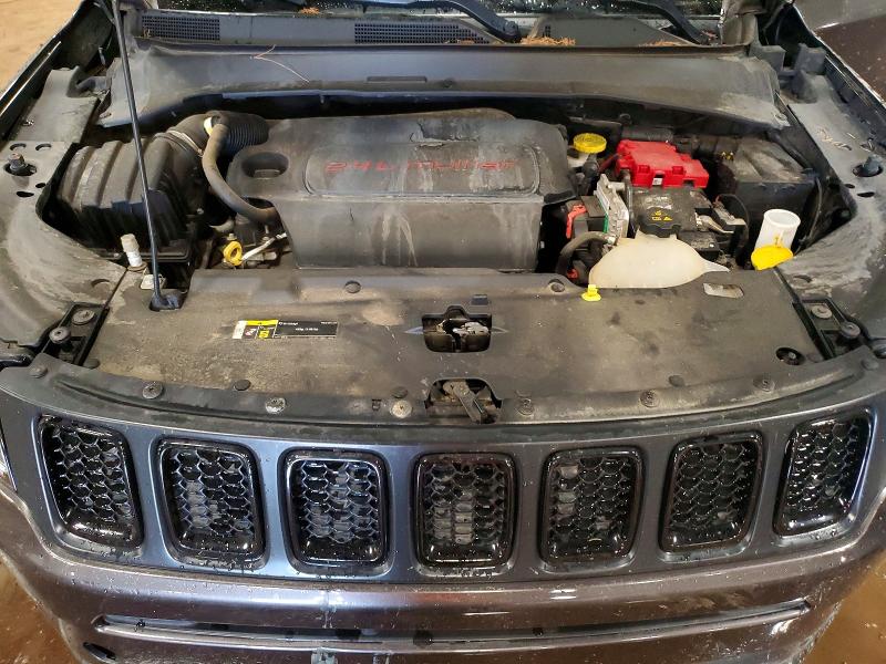 56673776 :رقم المزاد ، 3C4NJDBB0KT690170 vin ، 2019 Jeep Compass مزاد بيع