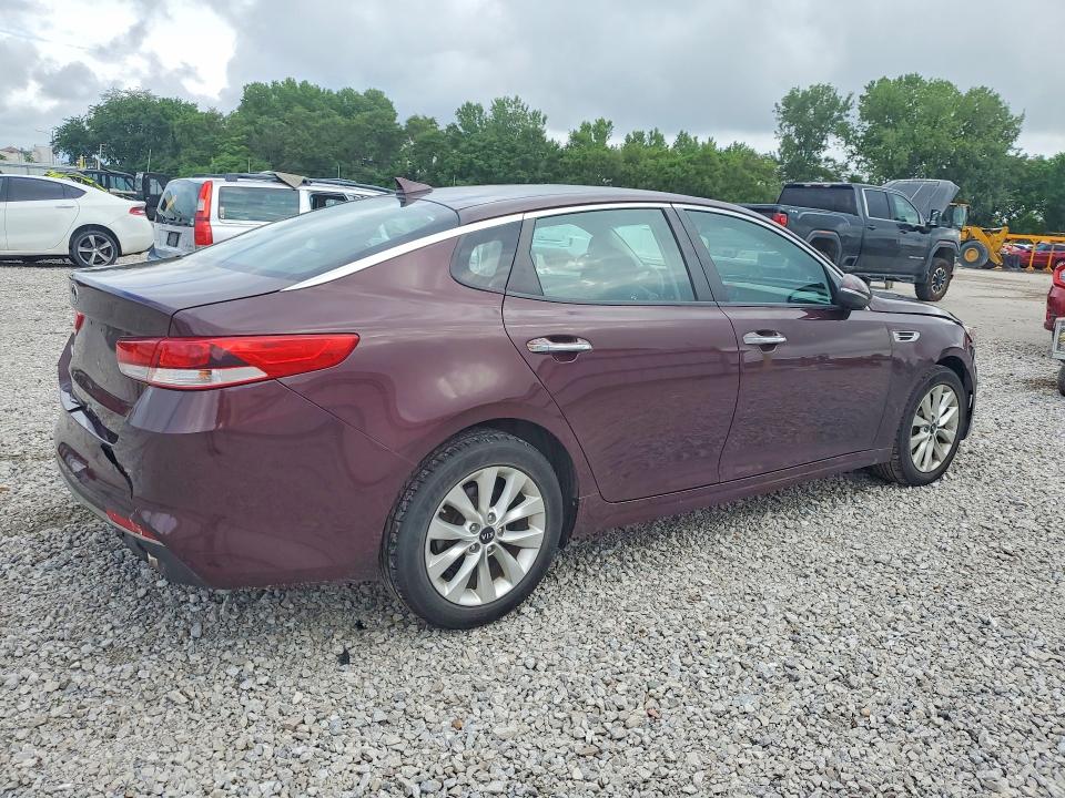 2017 Kia Optima მანქანა იყიდება აუქციონზე, vin: 5XXGT4L34HG155227, აუქციონის ნომერი: 55994656