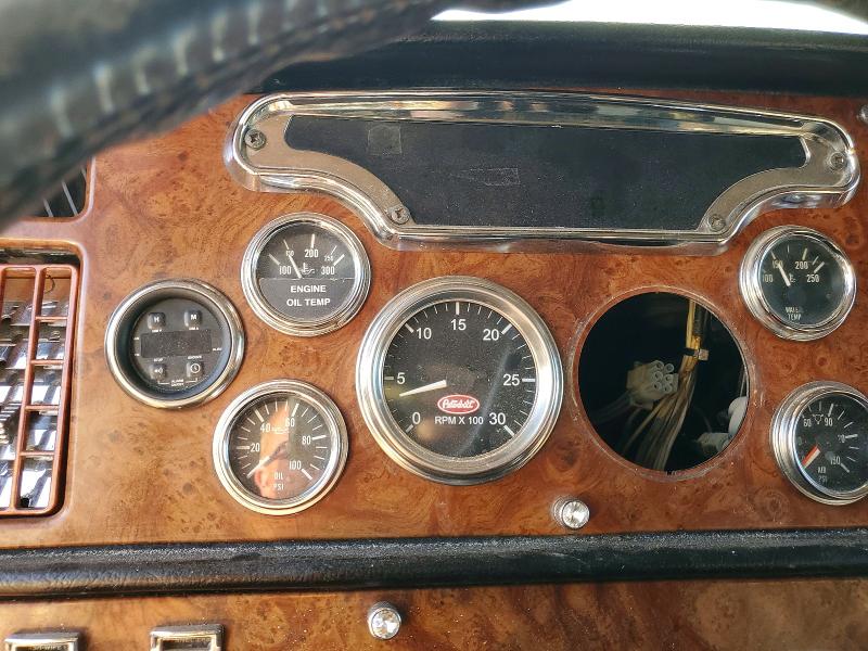 56528736 :رقم المزاد ، 1XP5DB9XX2N570274 vin ، 2002 Peterbilt 379 مزاد بيع