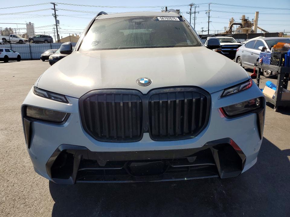 56702676 :رقم المزاد ، 5UX23EM03P9P92642 vin ، 2023 Bmw X7 مزاد بيع