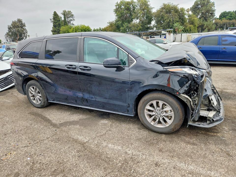 58321456 :رقم المزاد ، 5TDKRKEC6NS123982 vin ، 2022 Toyota Sienna مزاد بيع