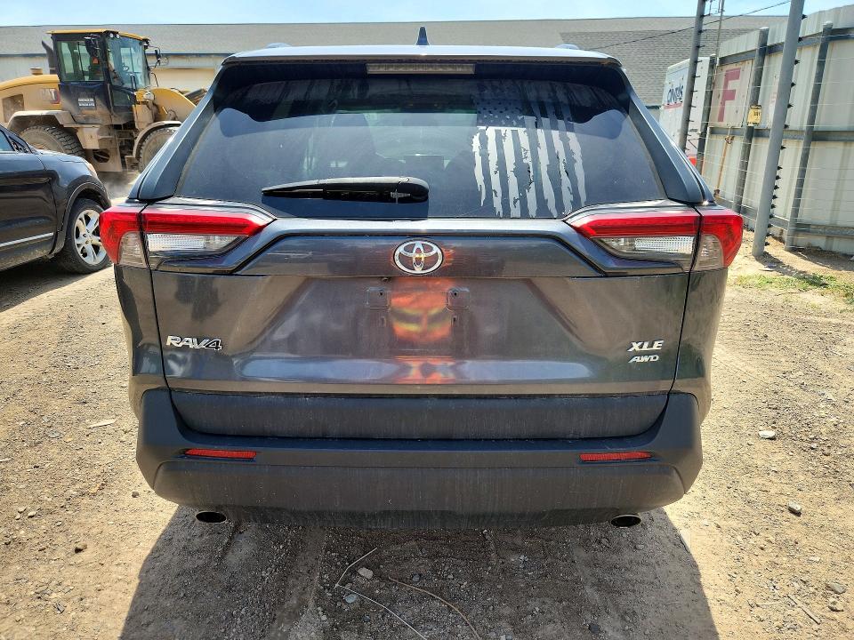 2021 Toyota Rav4 მანქანა იყიდება აუქციონზე, vin: 2T3P1RFV4MC143622, აუქციონის ნომერი: 57063936