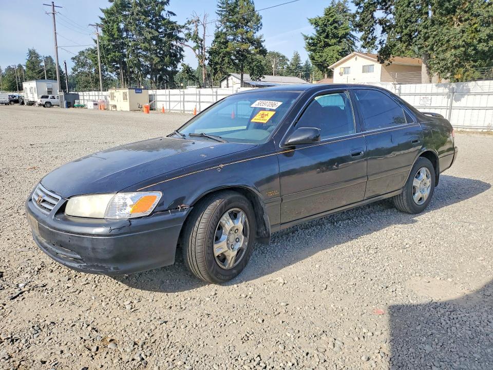 58597096 :رقم المزاد ، JT2BG22K9Y0518983 vin ، 2000 Toyota Camry مزاد بيع