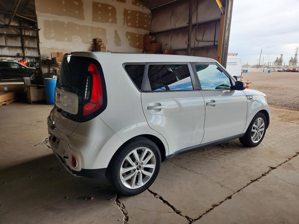 2018 Kia Soul მანქანა იყიდება აუქციონზე, vin: KNDJP3A5XJ7507394, აუქციონის ნომერი: 57232826