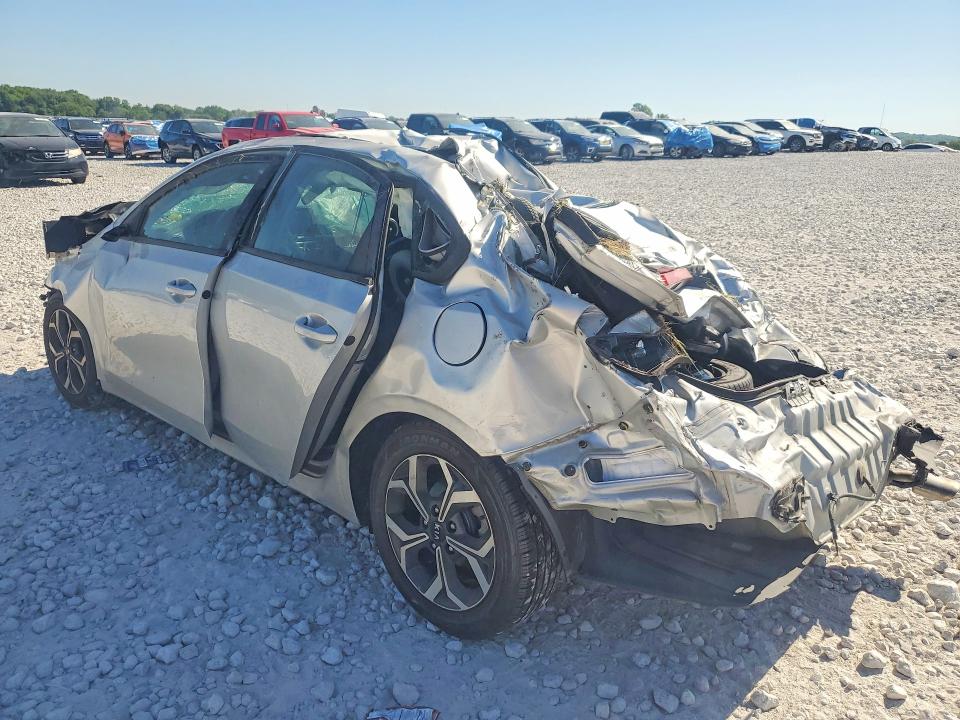2020 Kia Forte მანქანა იყიდება აუქციონზე, vin: 3KPF24AD8LE178652, აუქციონის ნომერი: 55719206