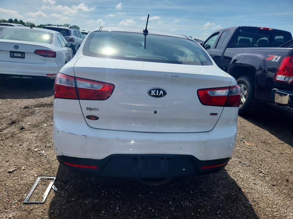 58311756 :رقم المزاد ، KNADM4A3XF6427050 vin ، 2015 Kia Rio مزاد بيع