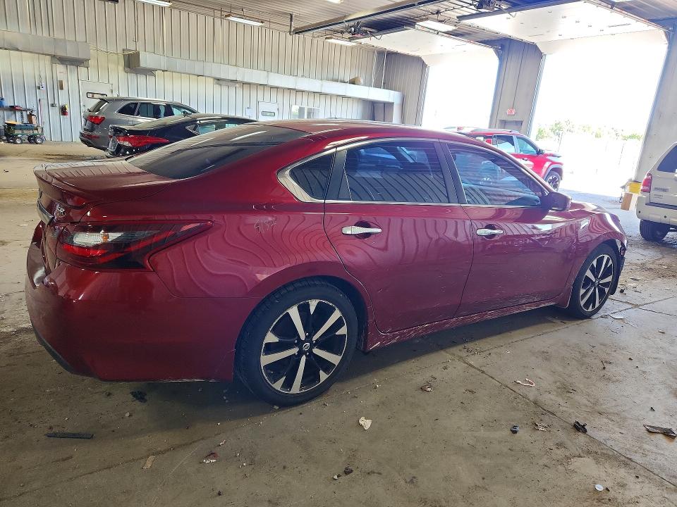 Продажа на аукционе авто 2018 Nissan Altima, vin: 1N4AL3AP5JC110802, номер лота: 58585686