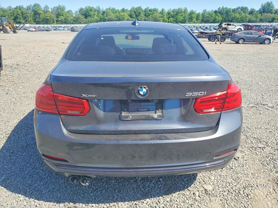 56050786 :رقم المزاد ، WBA8D9C53JEB35190 vin ، 2018 Bmw 330 مزاد بيع