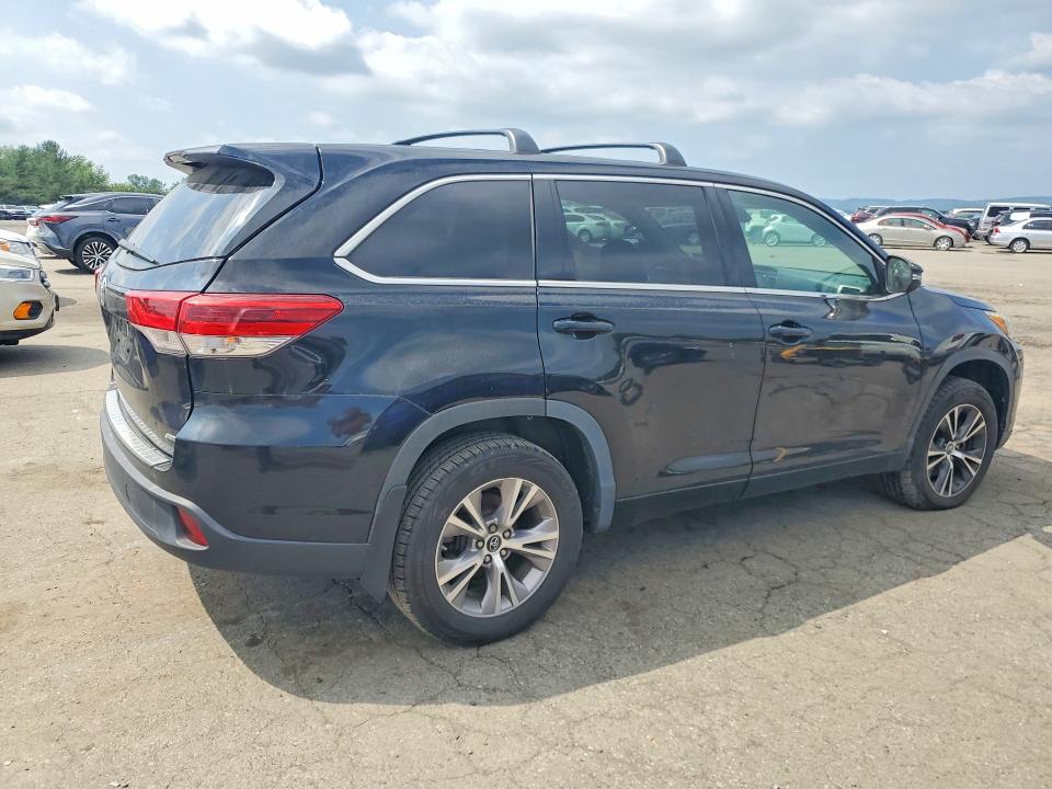 Продажа на аукционе авто 2018 Toyota Highlander, vin: 5TDBZRFH2JS850520, номер лота: 57246596