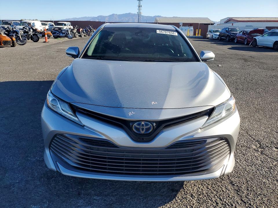 56707656 :رقم المزاد ، 4T1B21HKXJU507248 vin ، 2018 Toyota Camry Hybrid مزاد بيع
