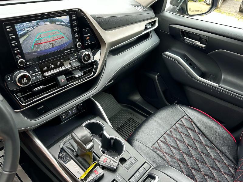 Продажа на аукционе авто 2022 Toyota Highlander Hybrid, vin: 5TDGBRCH2NS556944, номер лота: 58985326