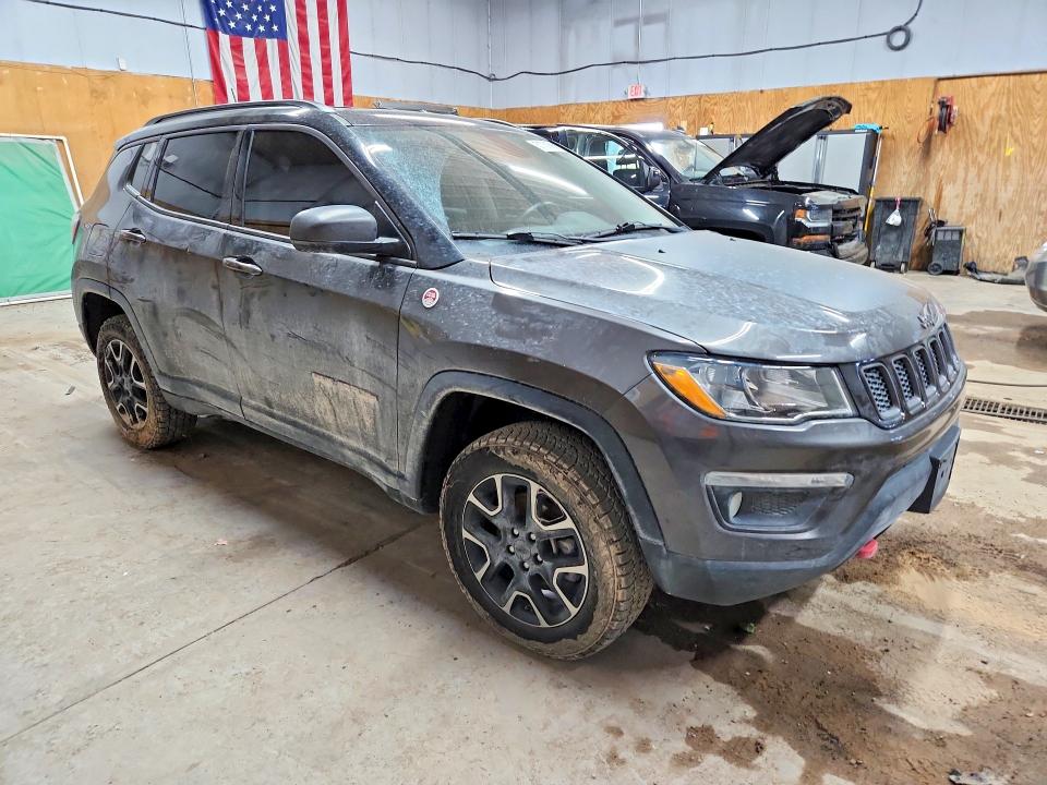 57731596 :رقم المزاد ، 3C4NJDDB1KT747733 vin ، 2019 Jeep Compass مزاد بيع